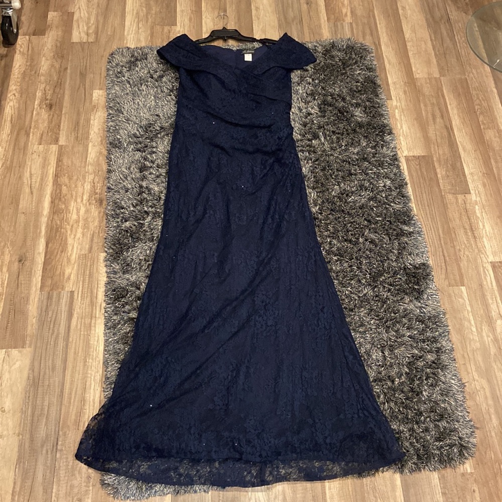 NWOT La Femme navy lace ruched gown - Picture 2 of 12